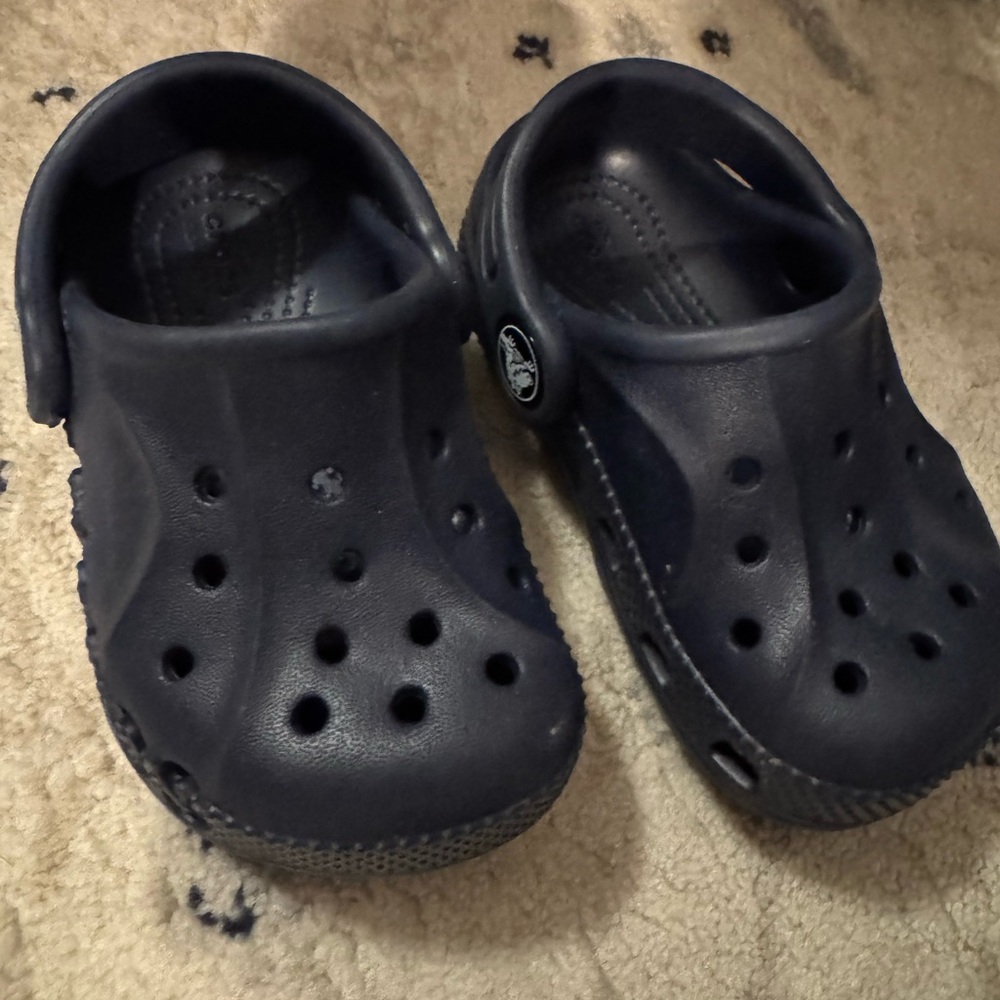 NAVY Crocs size 5 toddler/ EUC
